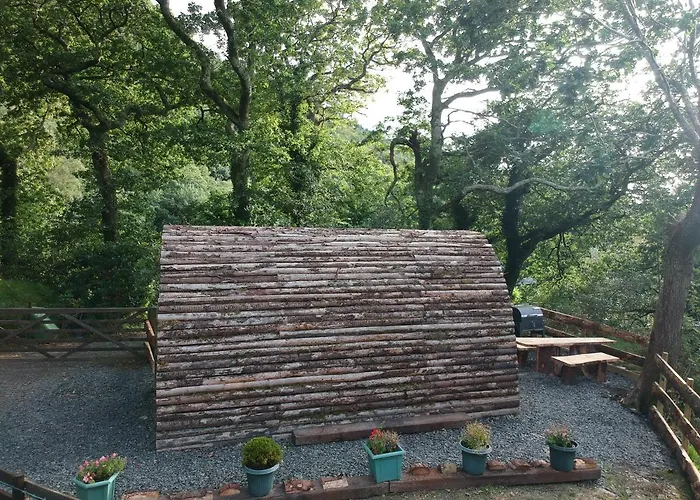 Owl Hut Cosy Ensuite Pod Snowdonia Coast Sleeps 2