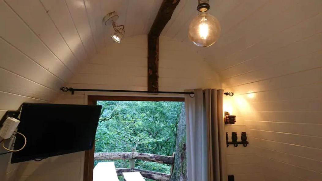 Owl Hut Cosy Ensuite Pod Snowdonia Coast Sleeps 2 Luxury tent